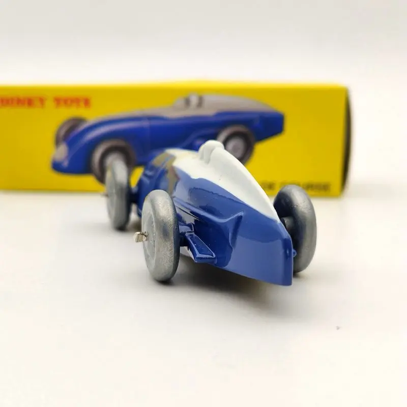 Коллекция автомобилей из коллекции Tiguan Dinky Toys 23A AUTO DE COURSE 1:43