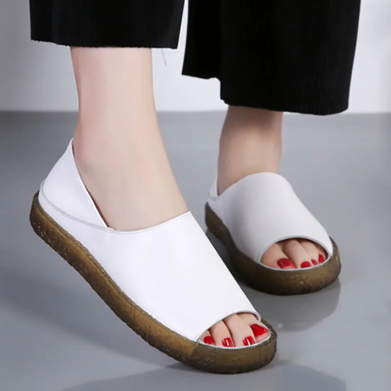 

Сандалии женские легкие дышащие, повседневная уличная обувь на мягкой подошве, модные туфли на плоской подошве, большие размеры 43 44, лето