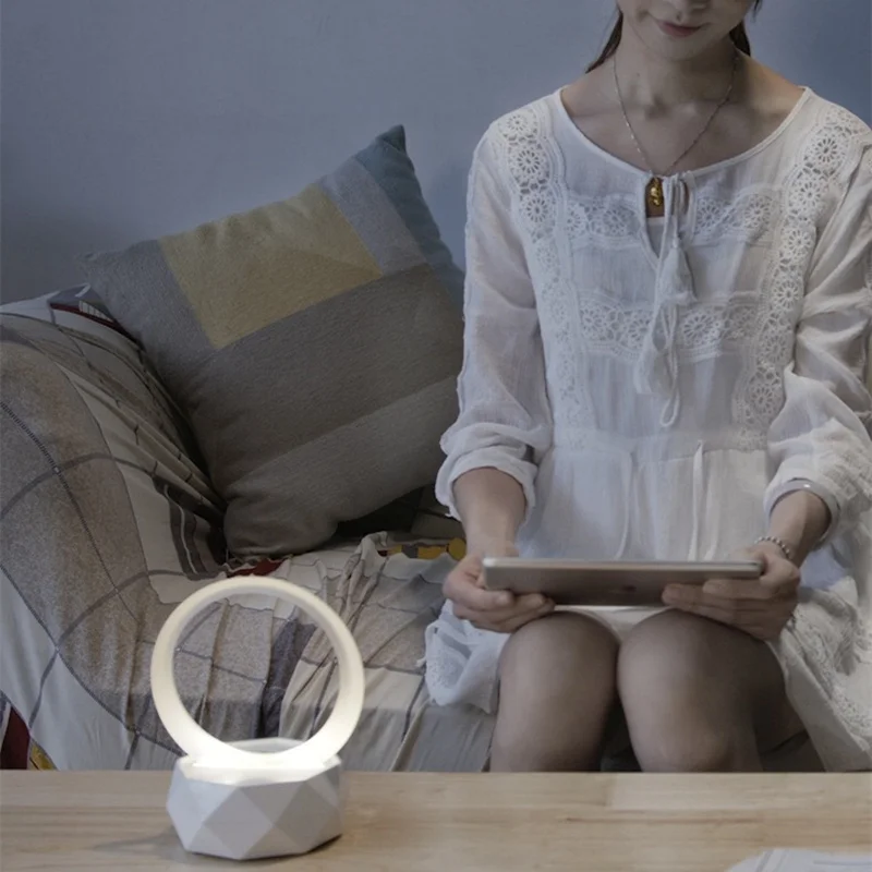 Портативная bluetooth Колонка RGB с цветными лампочками беспроводная акустическая