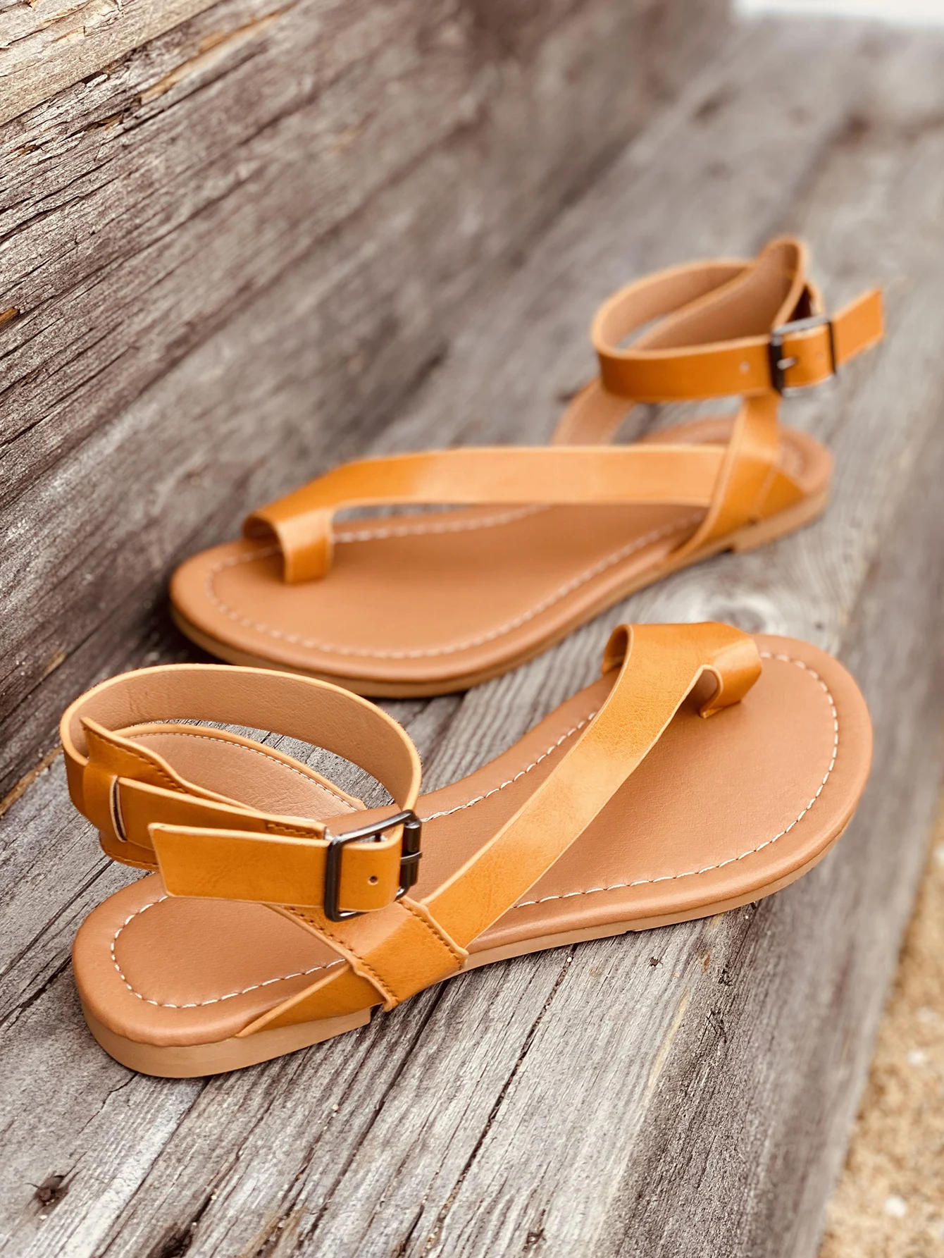 

2021 Summer Shoes Women Sandals Strap New Fashion Woman Beach Shoes Buckle Ladies Flat Heels Peep Toe Platform Outdoor Sandals