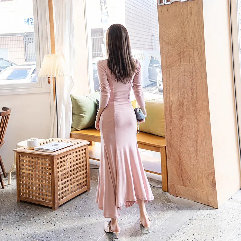 Robe 2020 automne et hiver nouvelles dames tempérament à manches longues mince col en v base fermetures à glissière genou-longueur régulière
