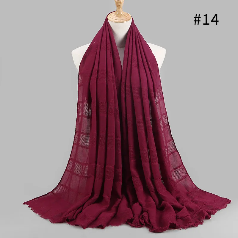 Classic Solid Color Cotton Hijab Scarf for Ladies Designer Hollow Casual Muslim Head Scarves Warm Shawl Women Scarf Winter - Цвет: Color14
