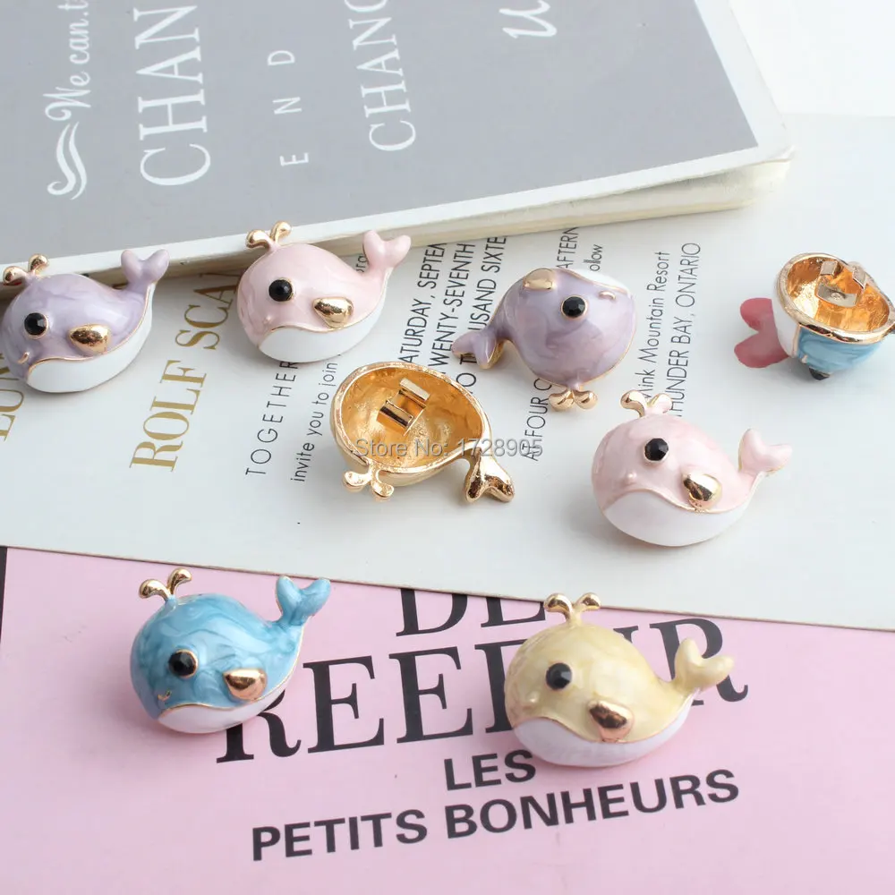 Рисунок 4 - Золотые подвески с застежкой сзади