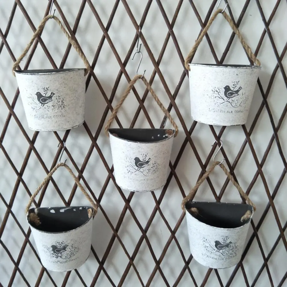 

Vintage Metal Flower Vase Pastoral Style Rustic Iron Wall Mounted Flower Pot Planters for Balcony Garden Plant With Rope Handles