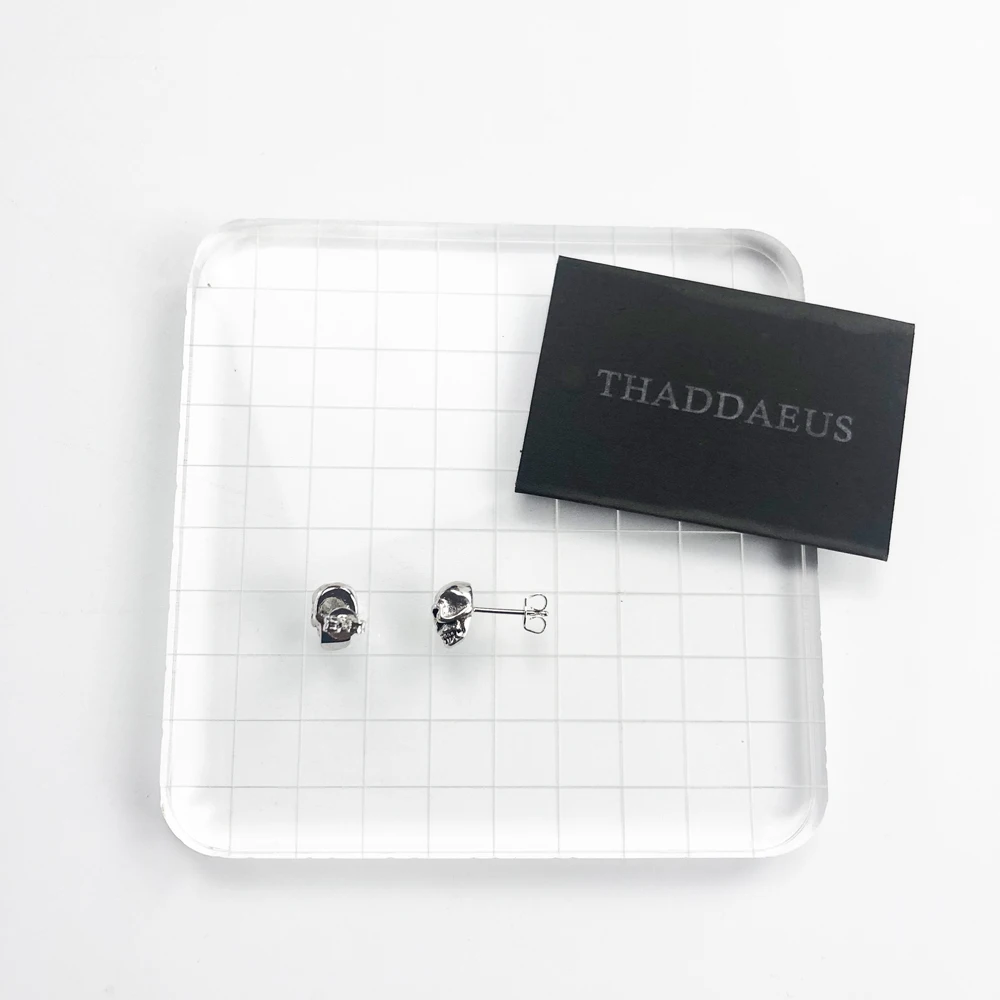 Серьги гвоздики из серебра 2017 пробы с черепом модные блестящие ювелирные