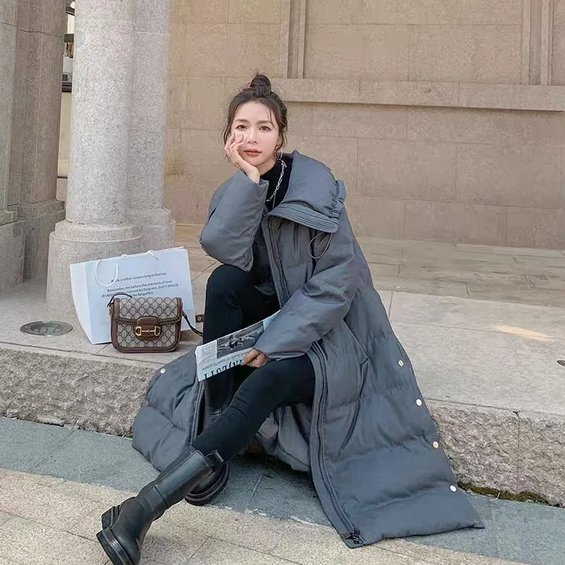 Женское зимнее пальто на белом утином пуху с капюшоном толстое средней длины