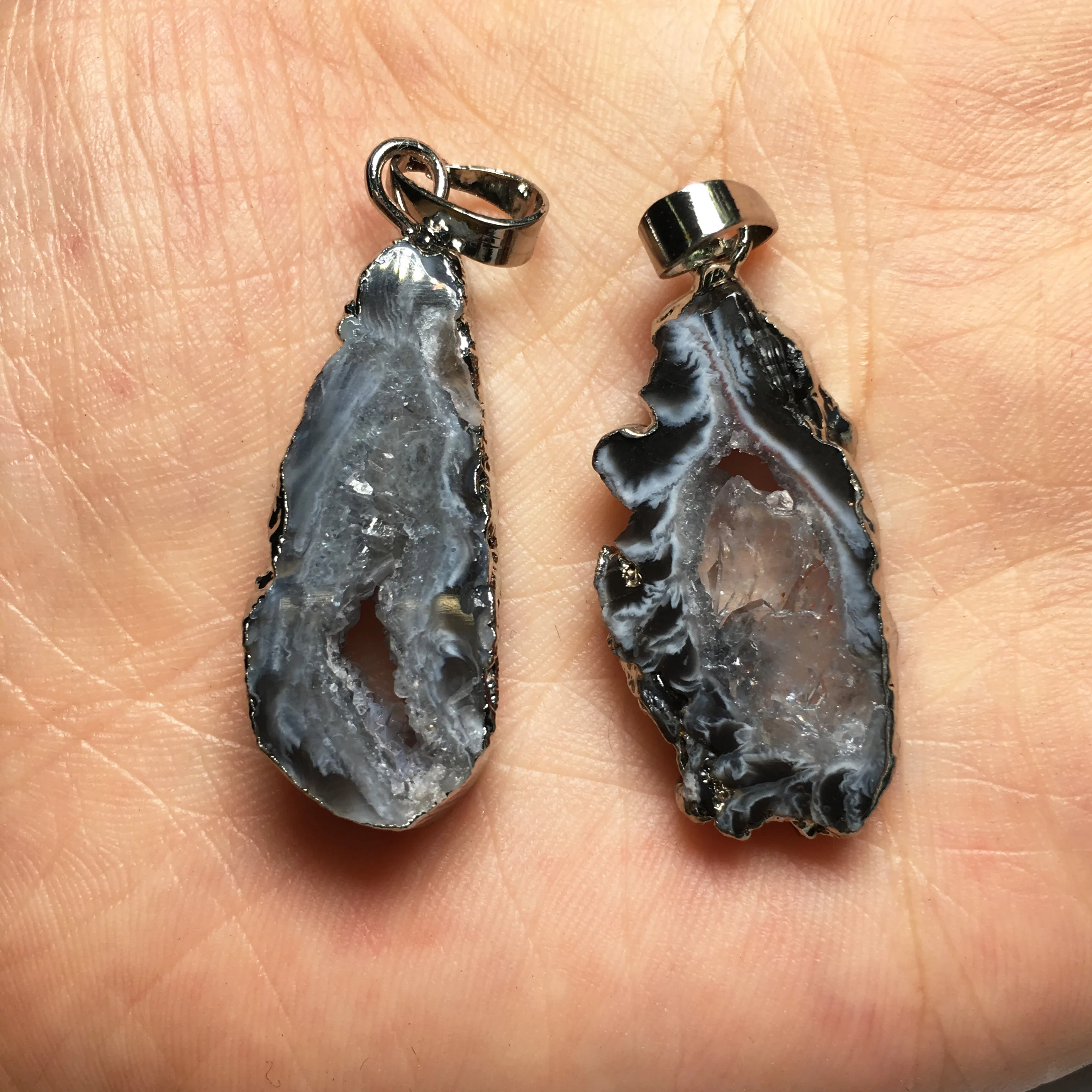 

Natural Stone Irregular Pendant Crystal Agates Charm Pendants For Women Jewelry Making DIY Necklace Accessories Fashion Gifts