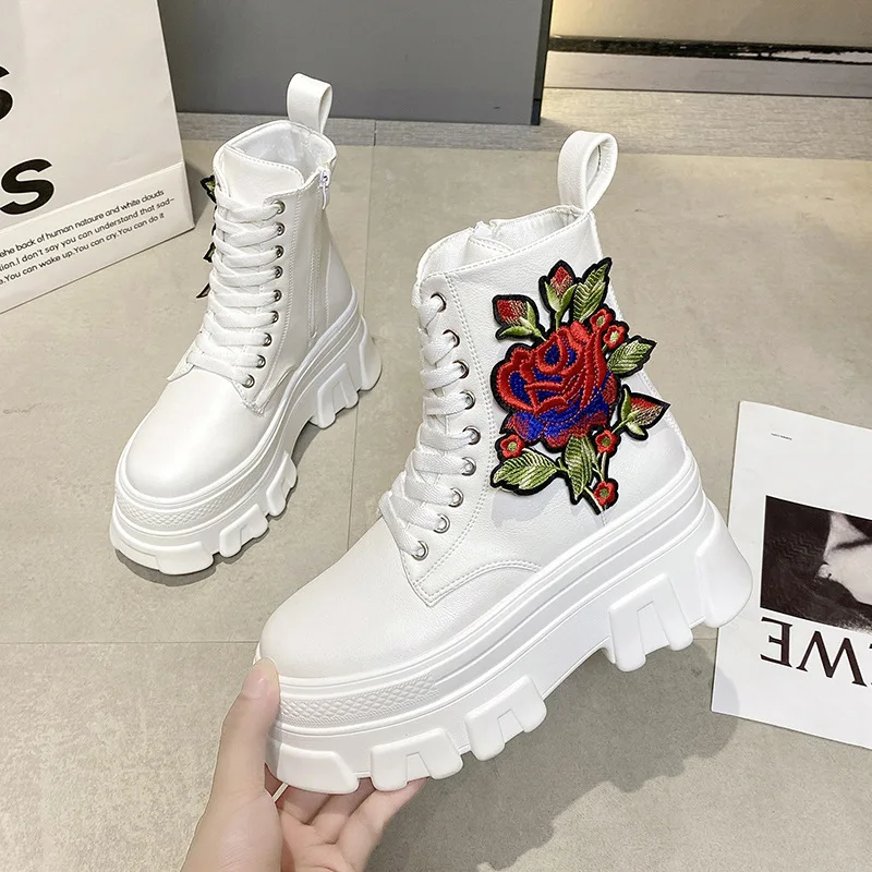 New Winter Boots For Women Fashion Floral Embroidery Lace-up Zipper Botas Mujer Boots Platform Heel Ladies Autumn Shoes