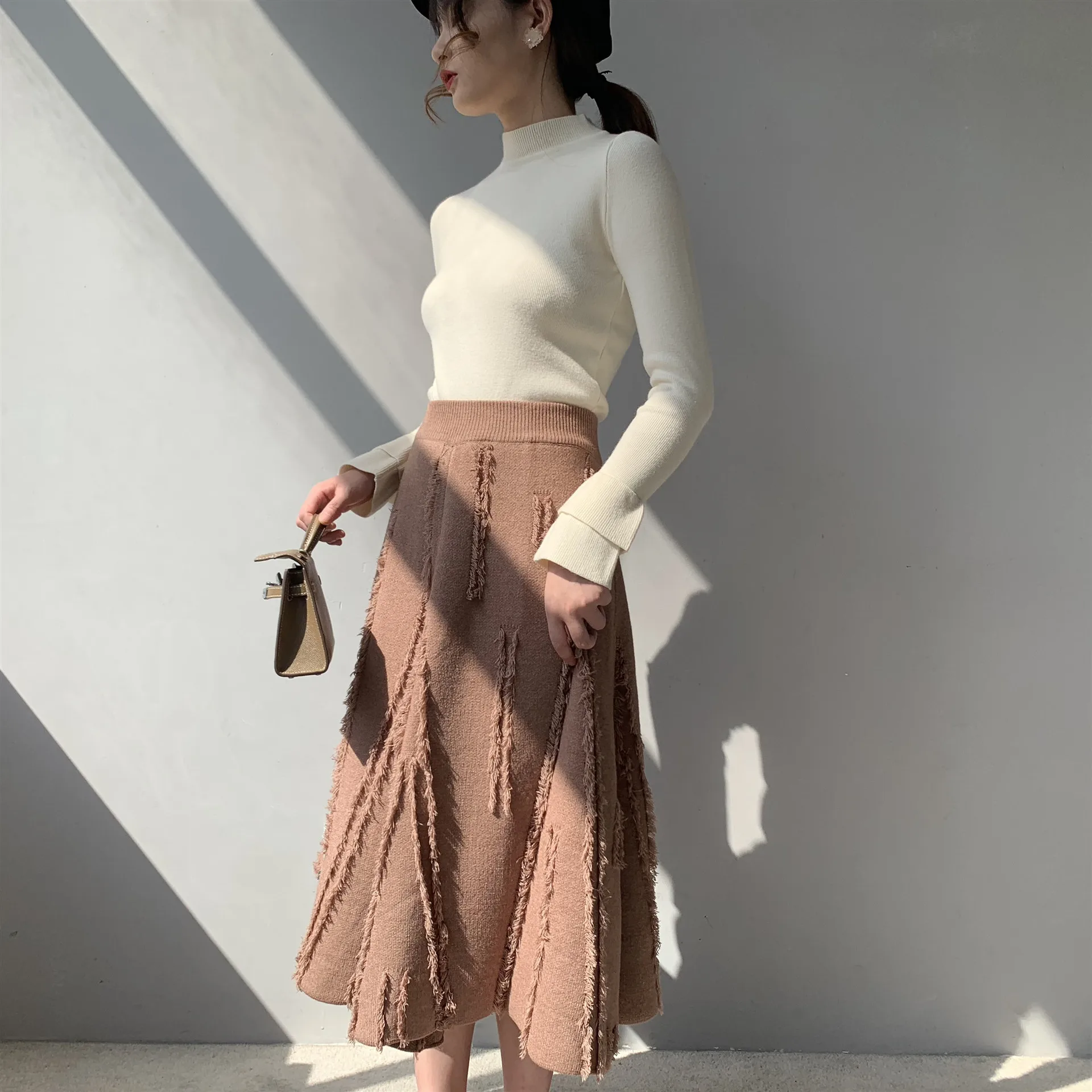 Женская трикотажная юбка с бахромой плотная свободная теплая однотонная