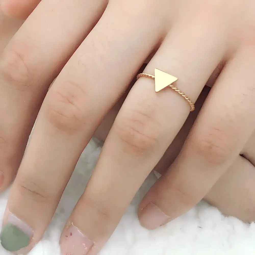 Простой дизайн треугольные кольца золотого цвета из нержавеющей стали набор
