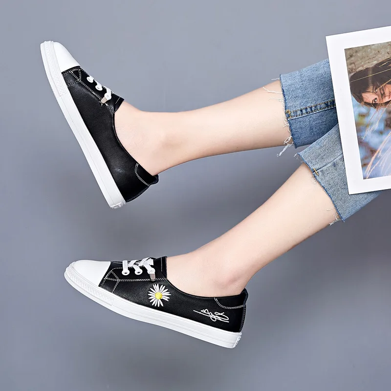 Женские туфли с открытым носком тонкие из кожи дышащие белые на плоской подошве