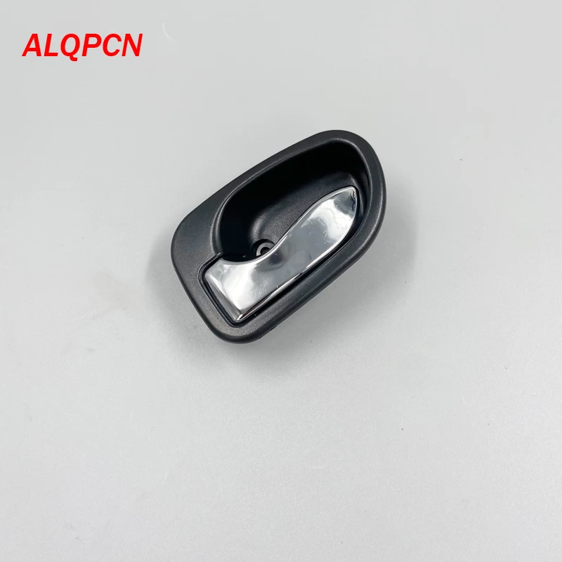 

Хромированная внутренняя ручка двери с черной отделкой для hyundai atos 1997-2002 accent 1995-1999