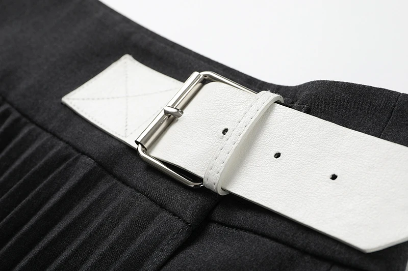 

[EAM] High Waist Black Pleated Pu Leather Belt Temperament Half-body Skirt Women Fashion Tide New Spring Autumn 2021 1DD5381