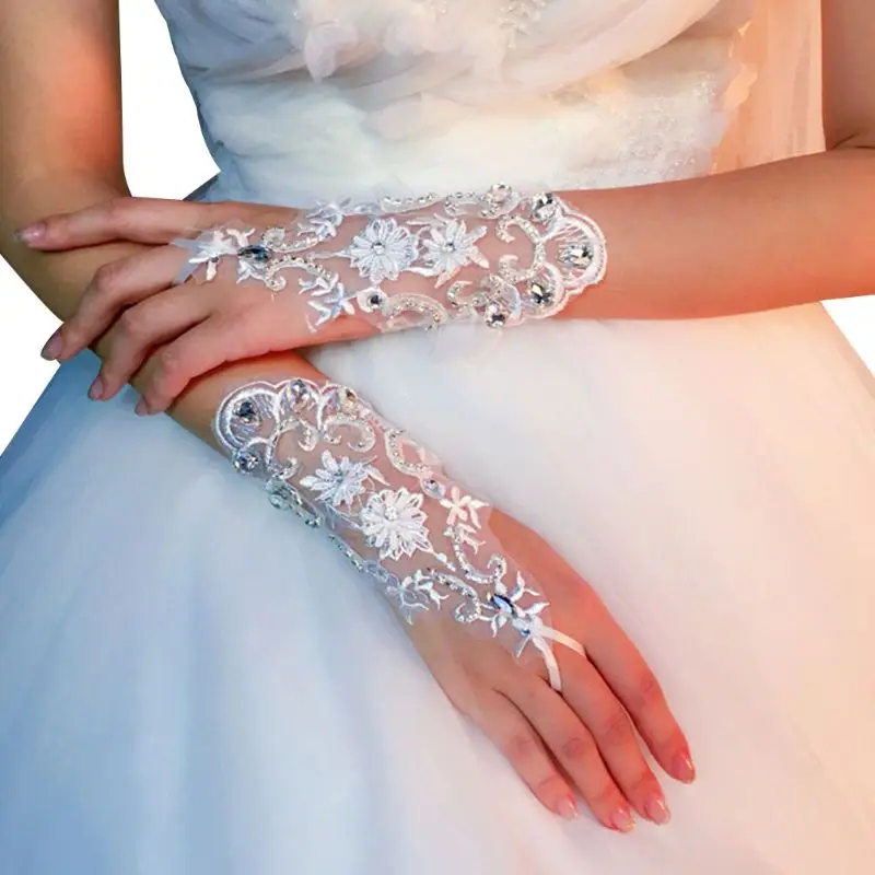 

Wholesale Summer Short Lace Gloves Hand-made Rhinestones White Mittens Wedding Dress Accessories for Bride Women
