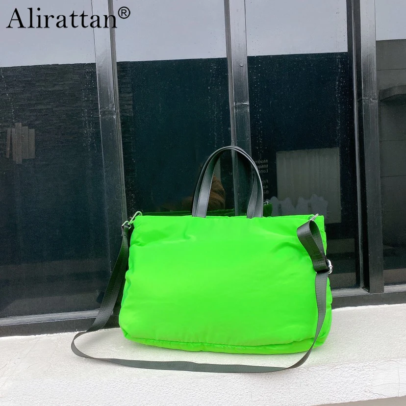 

Solid Color Large Capacity Nylon Design Green Crossbody Bags For Women 2021 New Leisure Brand Ladies Shopping Handbag