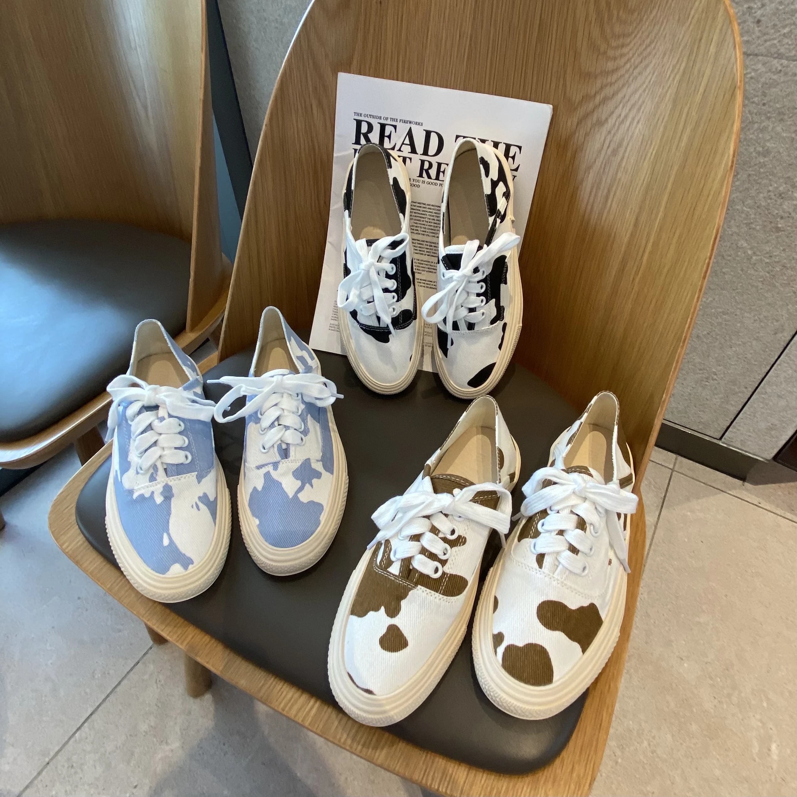 

Кеды женские с круглым носком, повседневные холщовые кроссовки с коровьим узором, на плоской подошве, с перекрестной шнуровкой, удобные