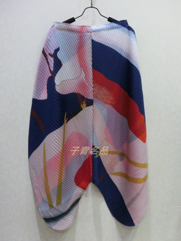 HOT SELLING Miyake fashion  Spring and summer mid waist geometric Unique blooming beauty printed harem pants  IN STOCK