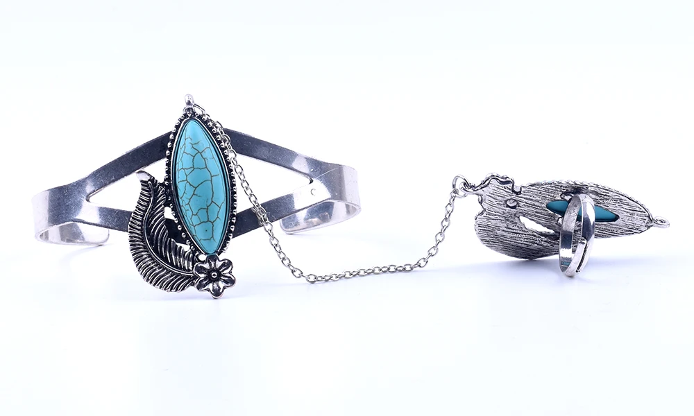 

New Women's Charm Bracelet Chain Ring Retro Rock Cracked Stone Bracelet Ring Set Personality Exaggerated Jewelry 2020