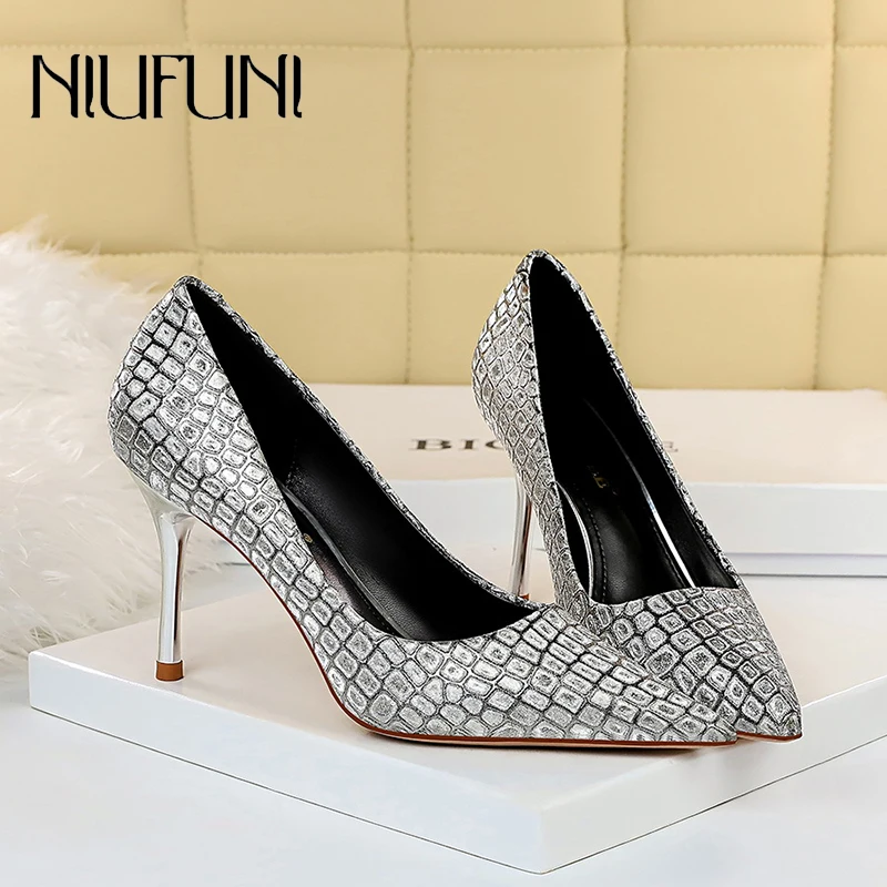 

2021 Summer Metal Stiletto Women's Single Shoes Shallow Mouth Pointed Toes Shiny Sandals Stone Texture Gold-Silver Women's Shoes