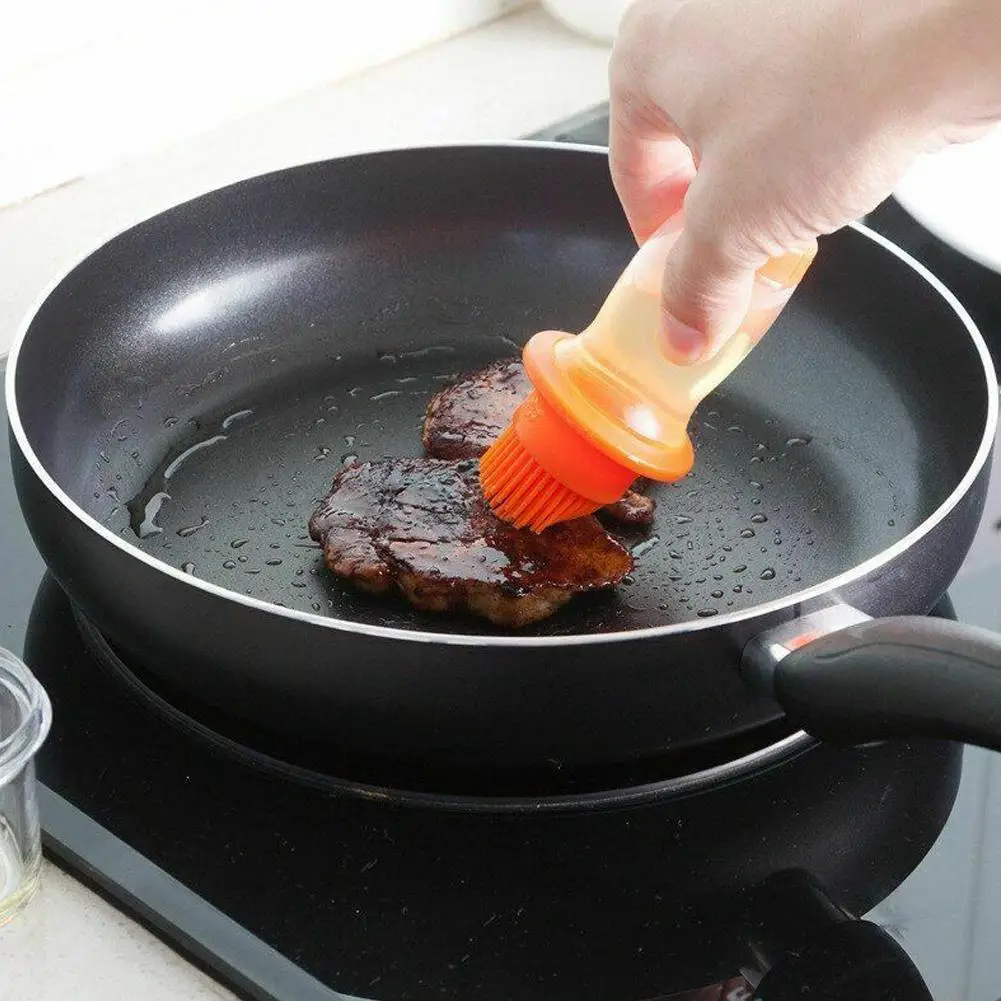 

Portable Silicone Oil Bottle With Brush Grill Oil Brushes Liquid Oil Pastry Kitchen Baking BBQ Tool Temperatures Brush Tool