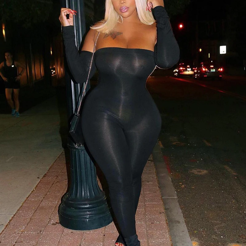 Женский комбинезон с открытыми плечами черный облегающий длинным рукавом