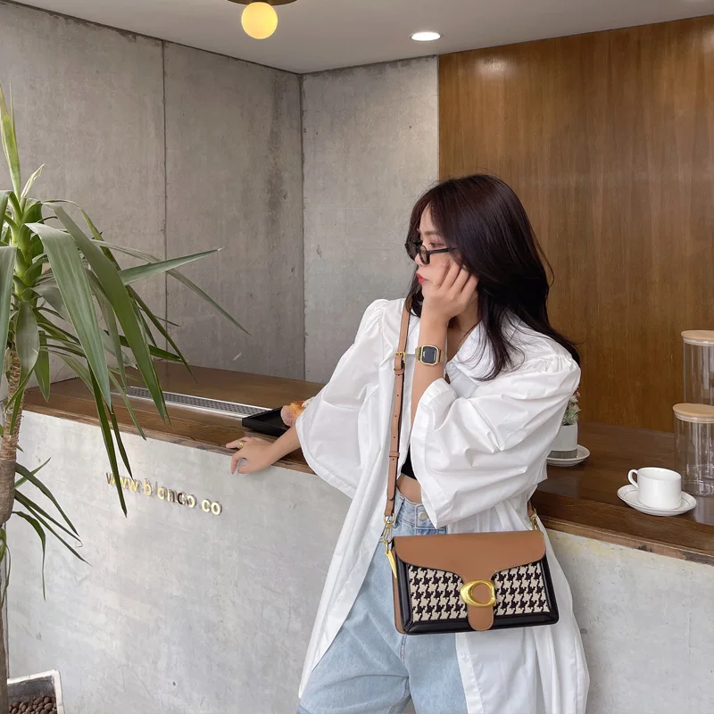 

Underarm Bag 2021 New Trend Ins Summer Niche Designer Bag Women Fashion Messenger Bag Vintage Baguette