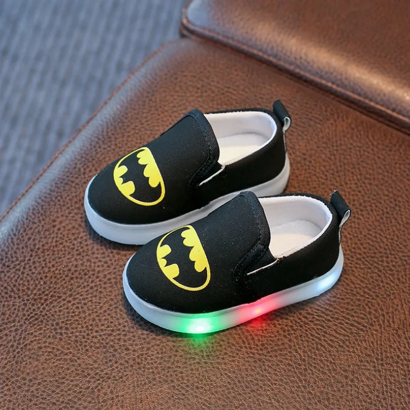 black Детская обувь с подсветкой Superman Spiderman Batman; модная обувь для девочек и мальчиков; мягкие кроссовки для малышей; Лоферы без застежки на плоской подошве - Цвет: black