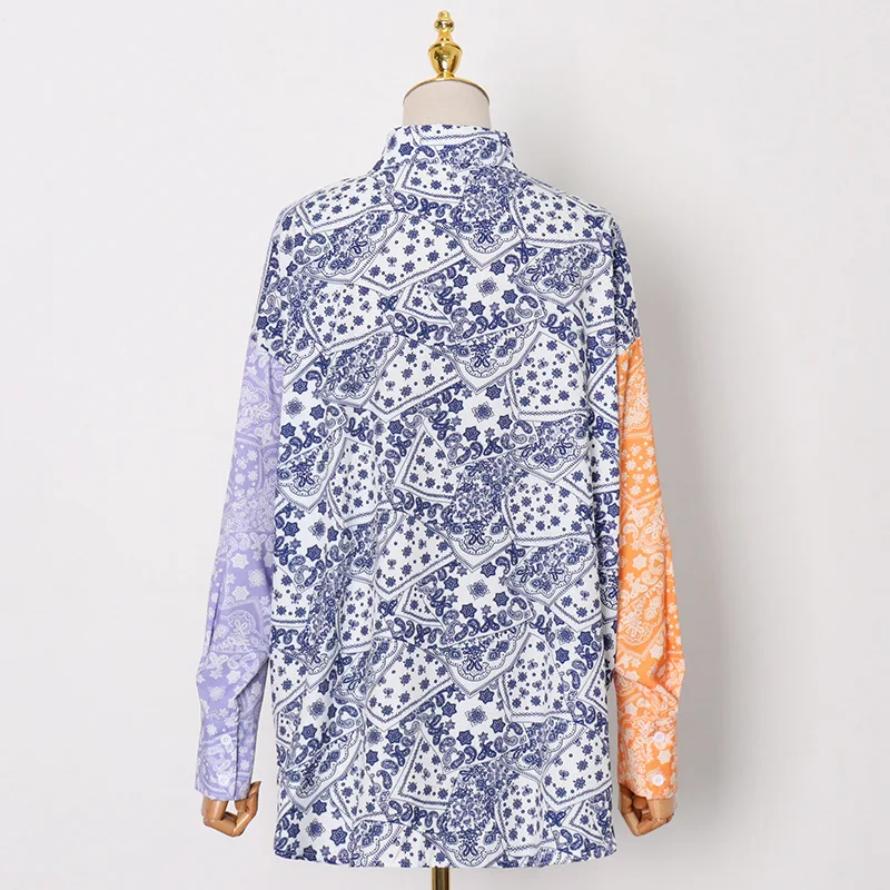 Женская рубашка с цветным принтом отворотом и рукавами-фонариками