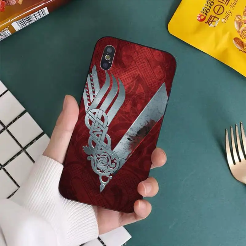 YNDFCNB Ragnar Lothbrok Vikings Phone Case for iphone 13 11 12 pro XS MAX 8 7 6 6S Plus X 5S SE 2020 XR cover