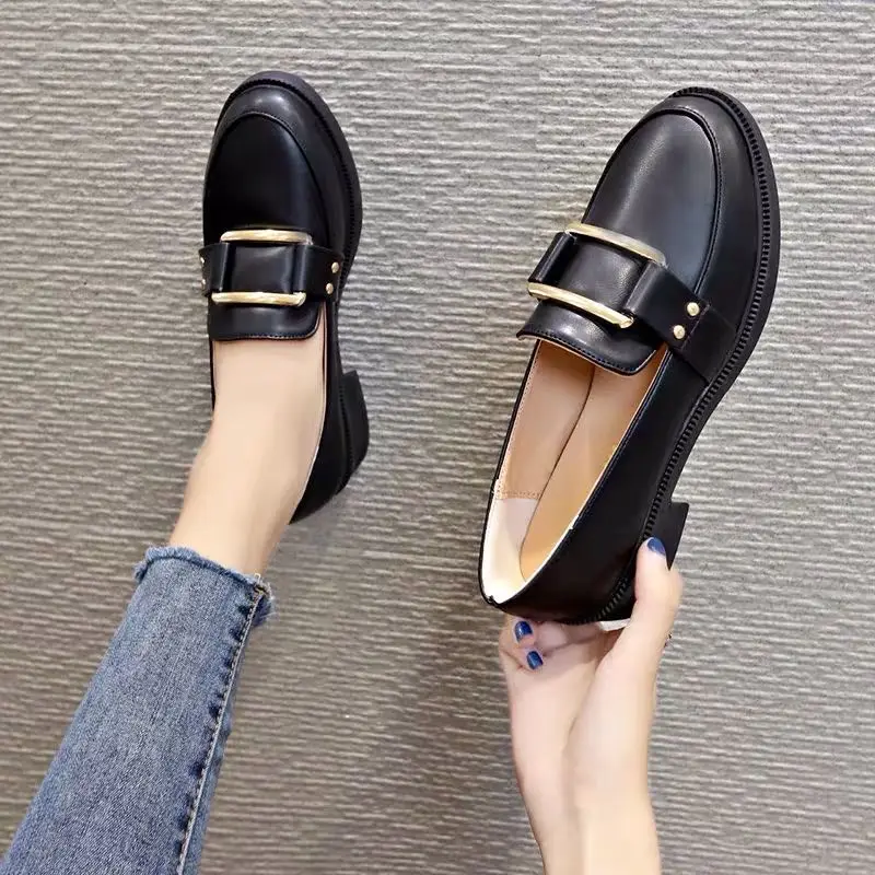 Высококачественная кожаная обувь Все виды осенней обуви на платформе Тонкие