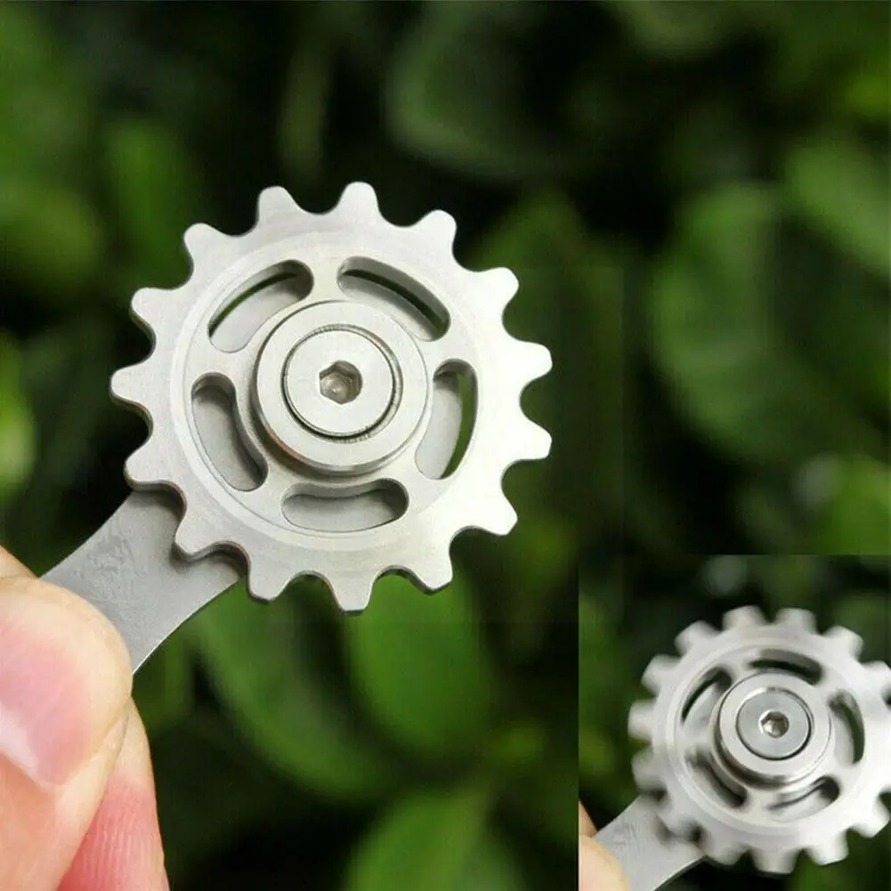 

Creativity Fingertip Gyro Sprocket Flywheel Fingertip Spinner Kids Toy Roadbike Gifts Christmas Chain Spinner Gear Fidget M F4S1