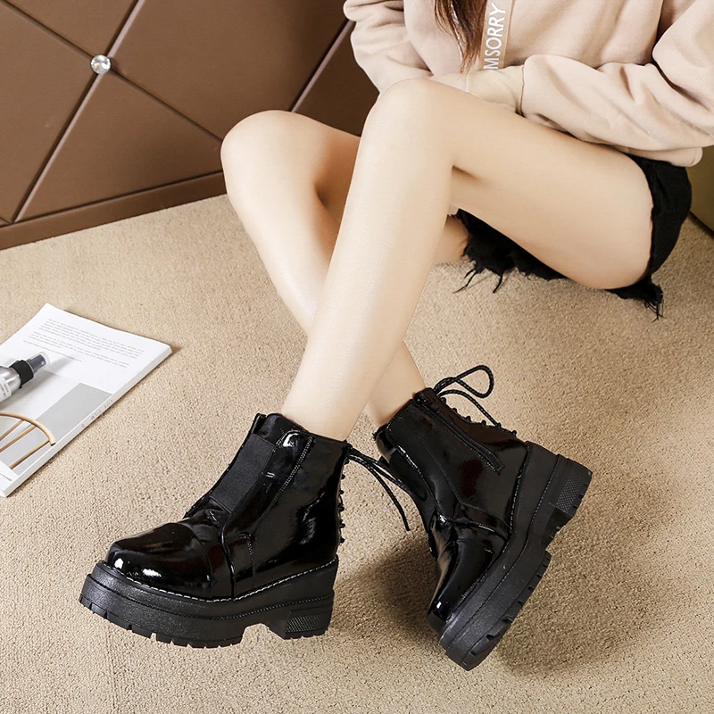 

Kjstyrka Martin boots female British wind 2020 new autumn wild handsome black thick patent leather motorcycle short boots tide