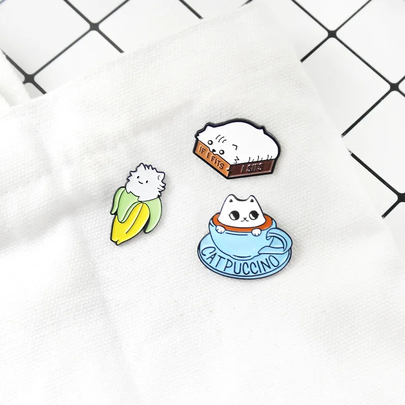 Милая кошка брошь банан коробка ленивый кот кофейная чашка если я подходит сидит