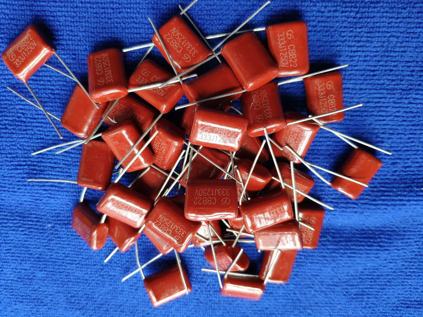 В наличии в США 50/100 шт. CBB Металлизированный пленочный конденсатор 474/153/332/333/562/683J
