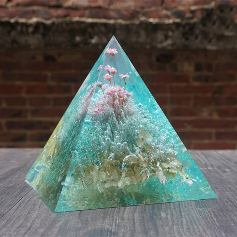 

1pcs Super Large Pyramid Shape DIY Silicone Mold Jewelry Making Ornament Craft Mould 15cm Decorating Tools