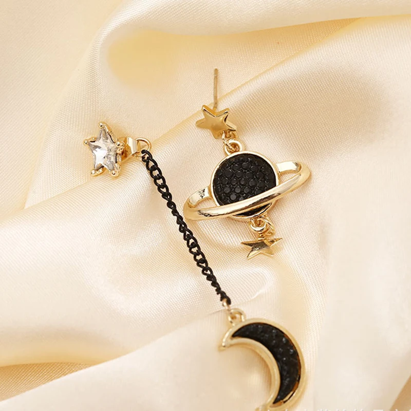 Серьги-гвоздики с кисточками в виде Луны | Украшения и аксессуары