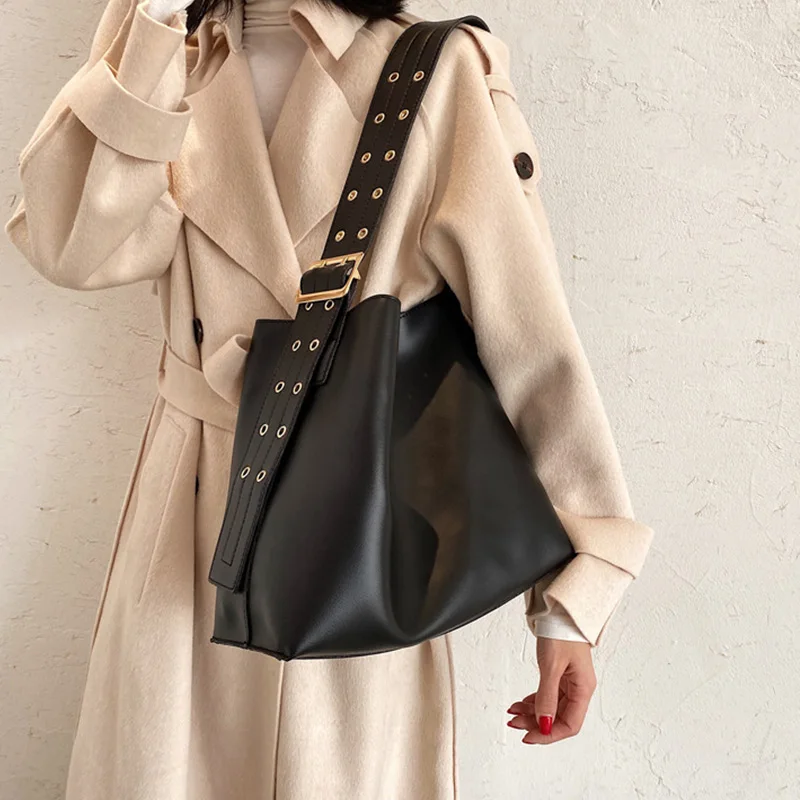 

Designer Large Capacity Big Shoulder Bags For Women With Wide Adjustable Strap Casual Pu Leather Handbag Crossbody Bucket Bags
