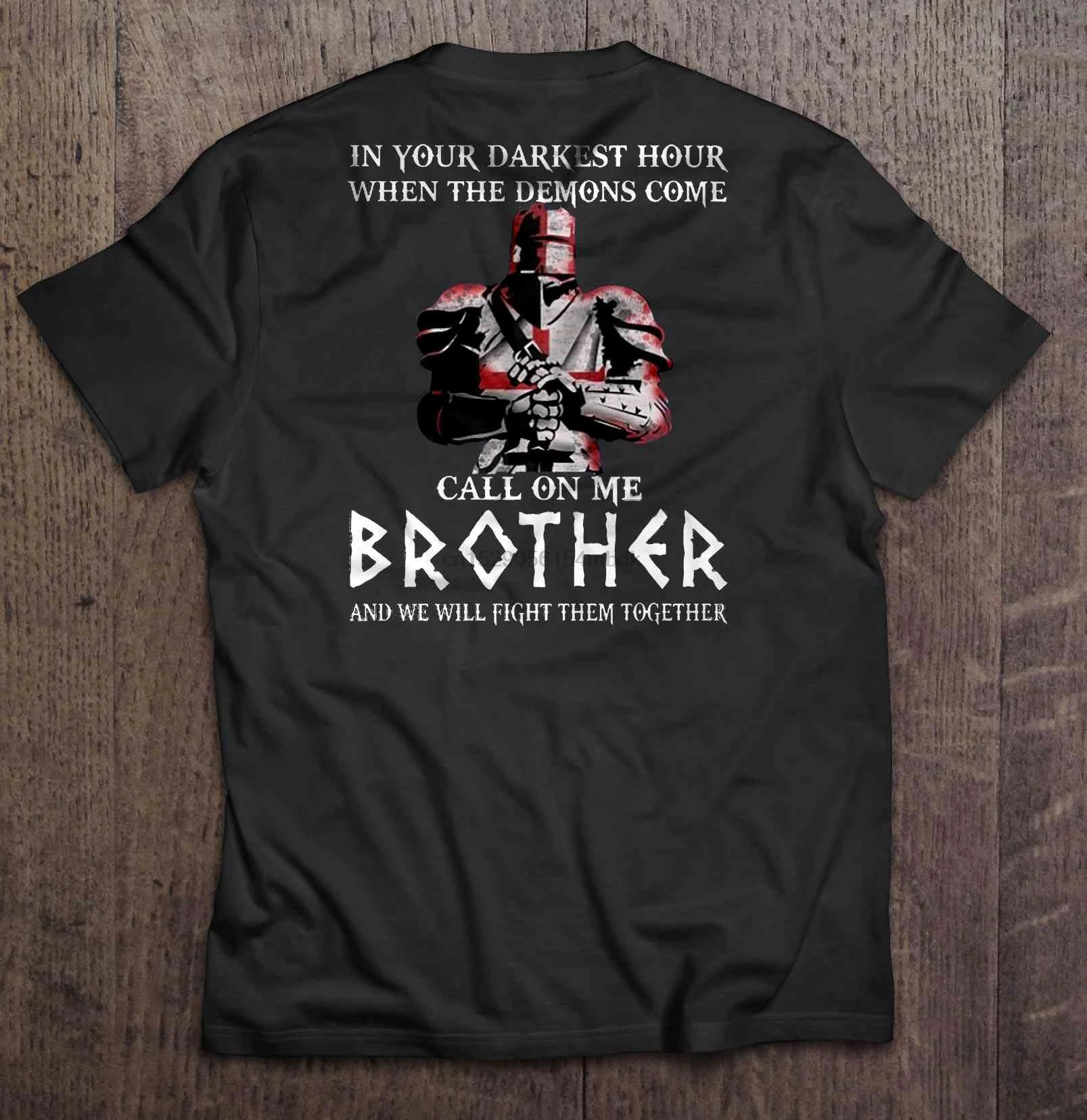 Мужская футболка в самый темный час, когда демоны приходят ко мне, Brother-Crusader Version2 женская футболка