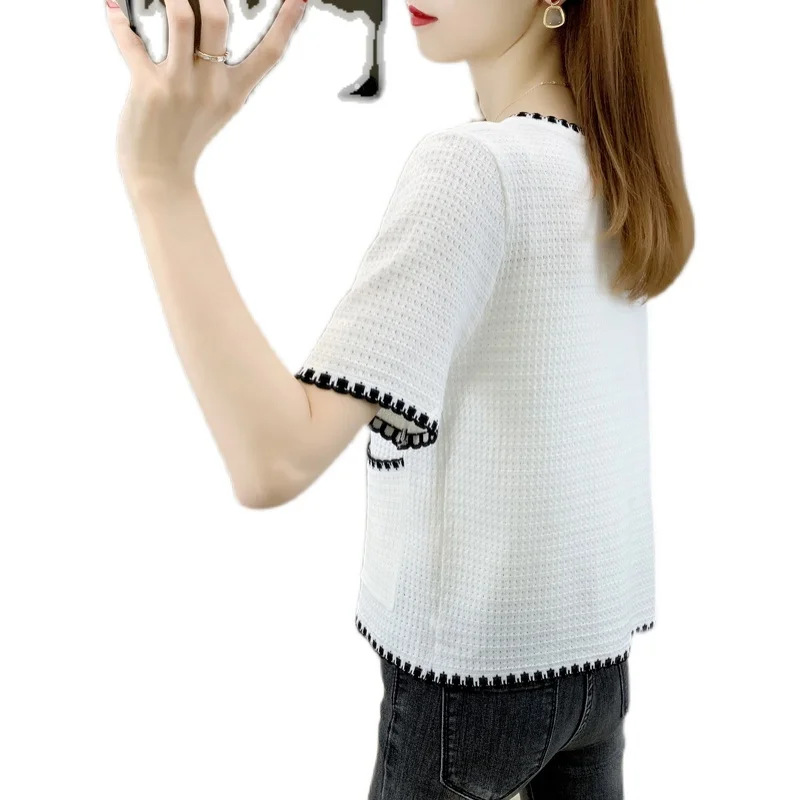 Кардиган с V-образным вырезом карманами и пуговицами |