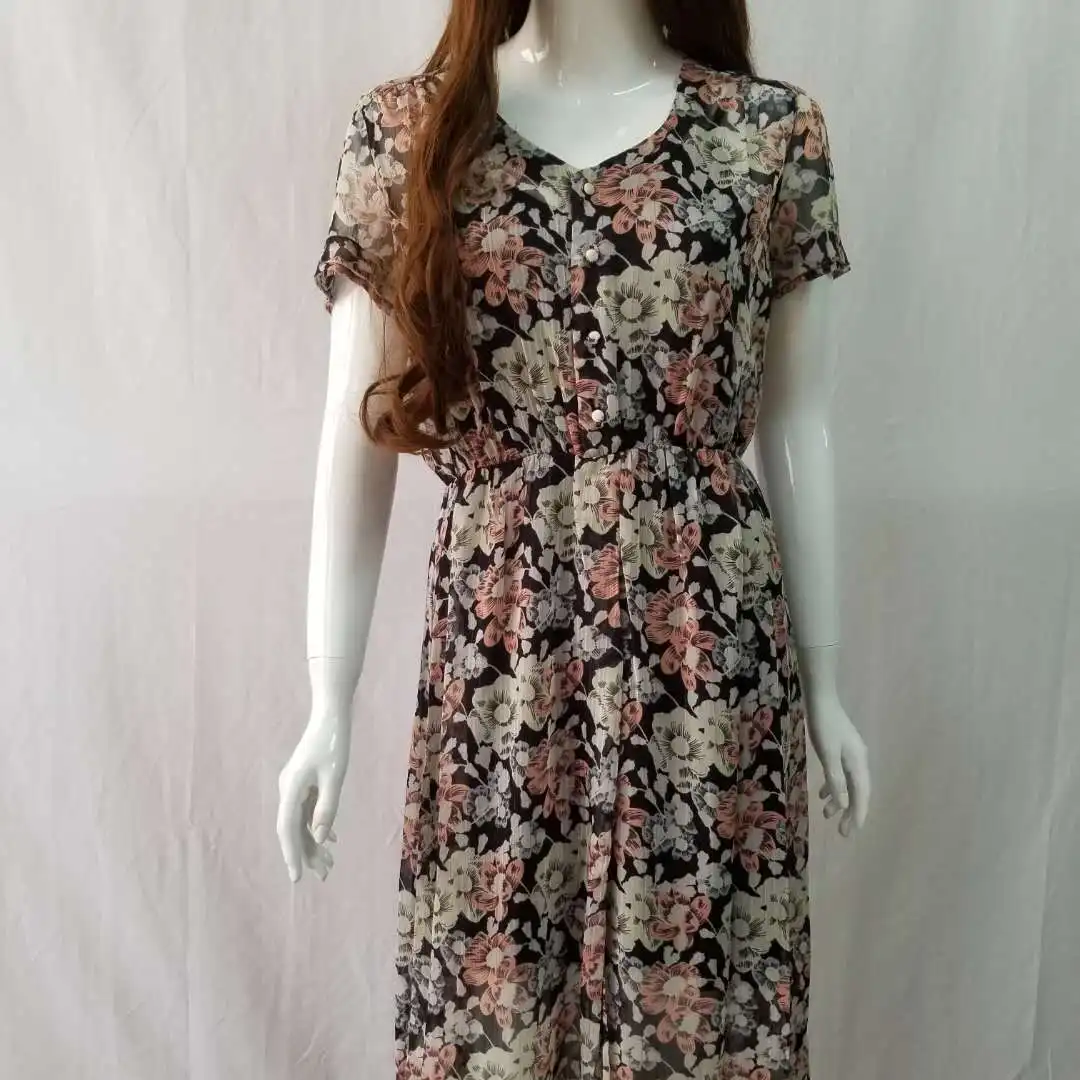 Шифоновое платье с цветочным принтом V-образным вырезом и коротким рукавом |