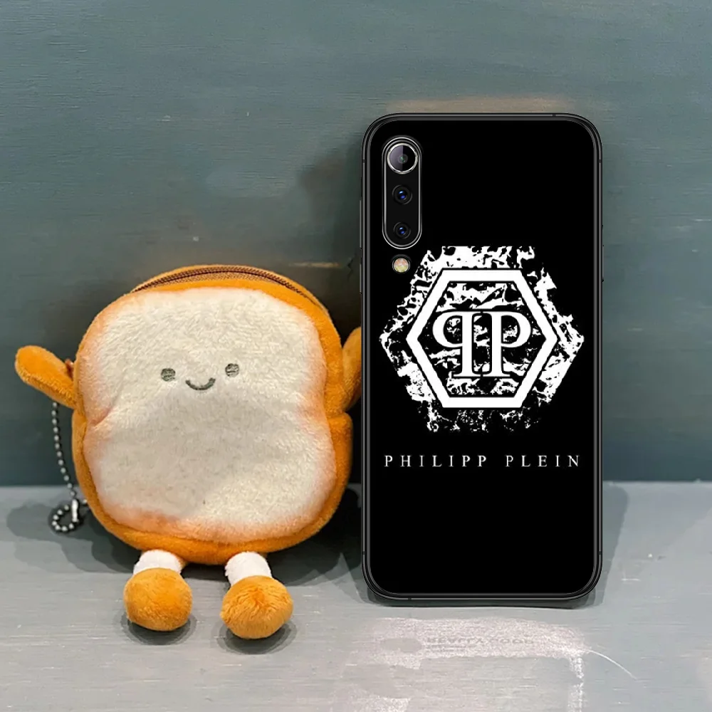 

Luxury Brand QP Skull Phone Case Cover Hull For Xiaomi Mi 8 9 10 T note 10 Lite Pro 5G A pocox 2 3 black Waterproof Painting