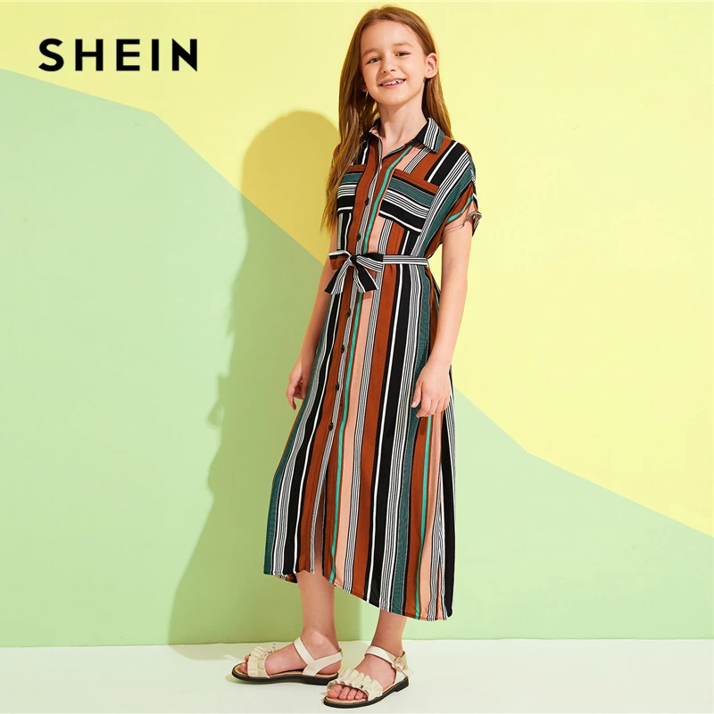 SHEIN/Детское платье-рубашка в полоску на одной пуговице с поясом спереди для девочек; коллекция года; летнее повседневное длинное платье с рукавами «летучая мышь» и карманами