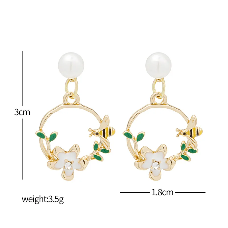 

Creative Romantic Bee Flower Circle Drop Earrings For Women Sweet Design Elegant Insect Flower Earring 2021 New Trend Jewelry