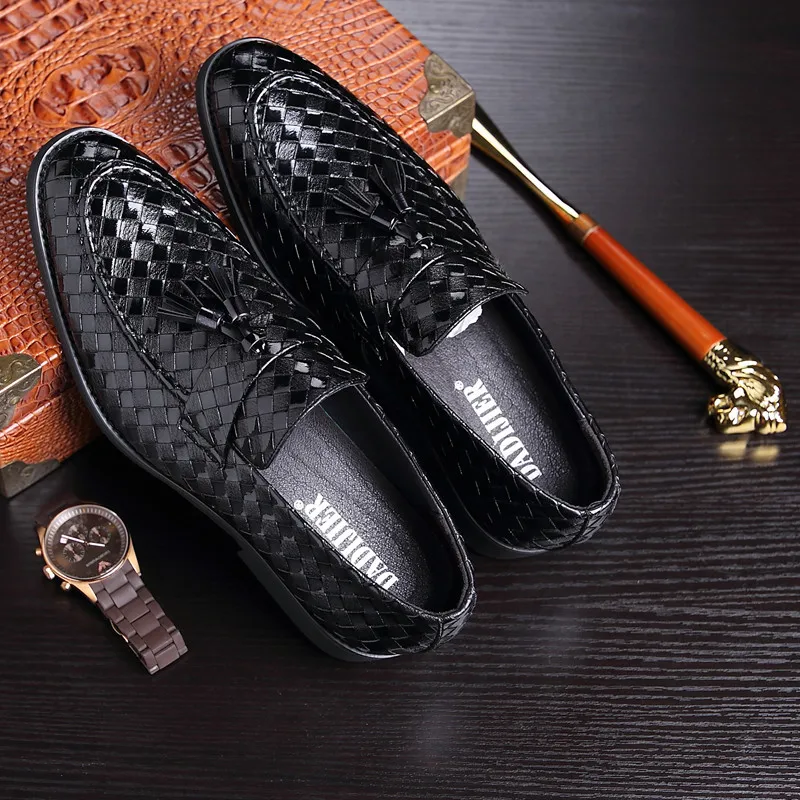 

2019 Newest Arrival Pointed Toe Men Leather Shoes Slip on Tassels Breathable Causal Men Dress Shoes Fasion Men Business Shoes lh