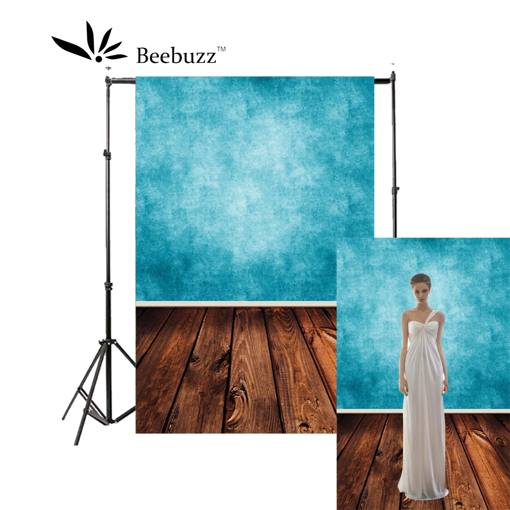 Sky blue gradient light wall and dark brown wooden floor background Photography studio photophone model Portrait photo | Электроника
