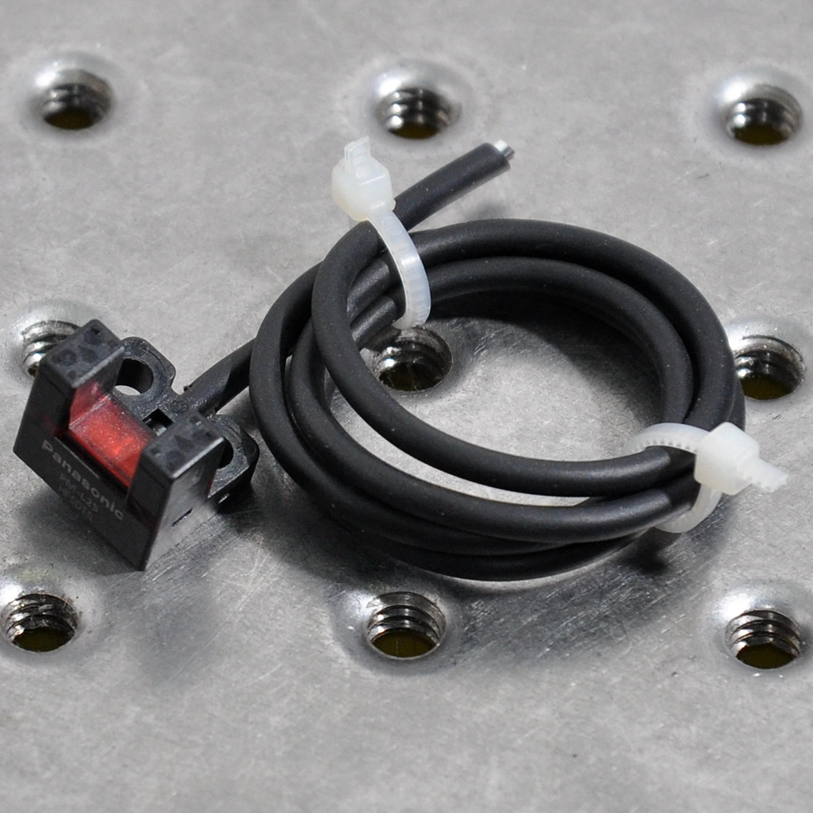 

Panasonic U-slot photoelectric switch sensor PM-L25 small limit sensor switch