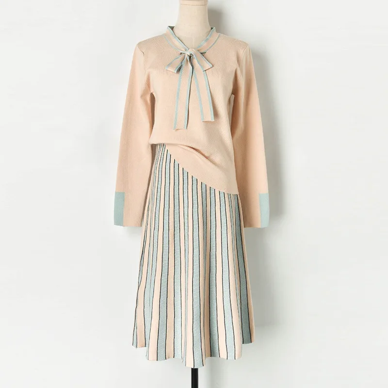 Женский вязаный свитер на шнуровке с бантом Полосатая юбка костюм из двух частей