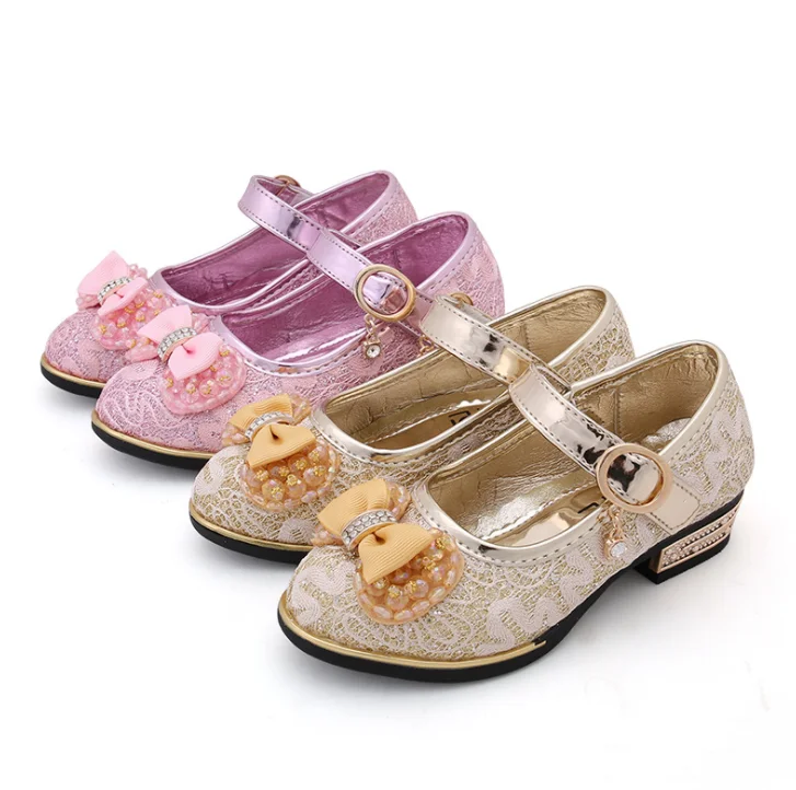 Детская кожаная обувь модные туфли на низком каблуке с кружевом и бусинами