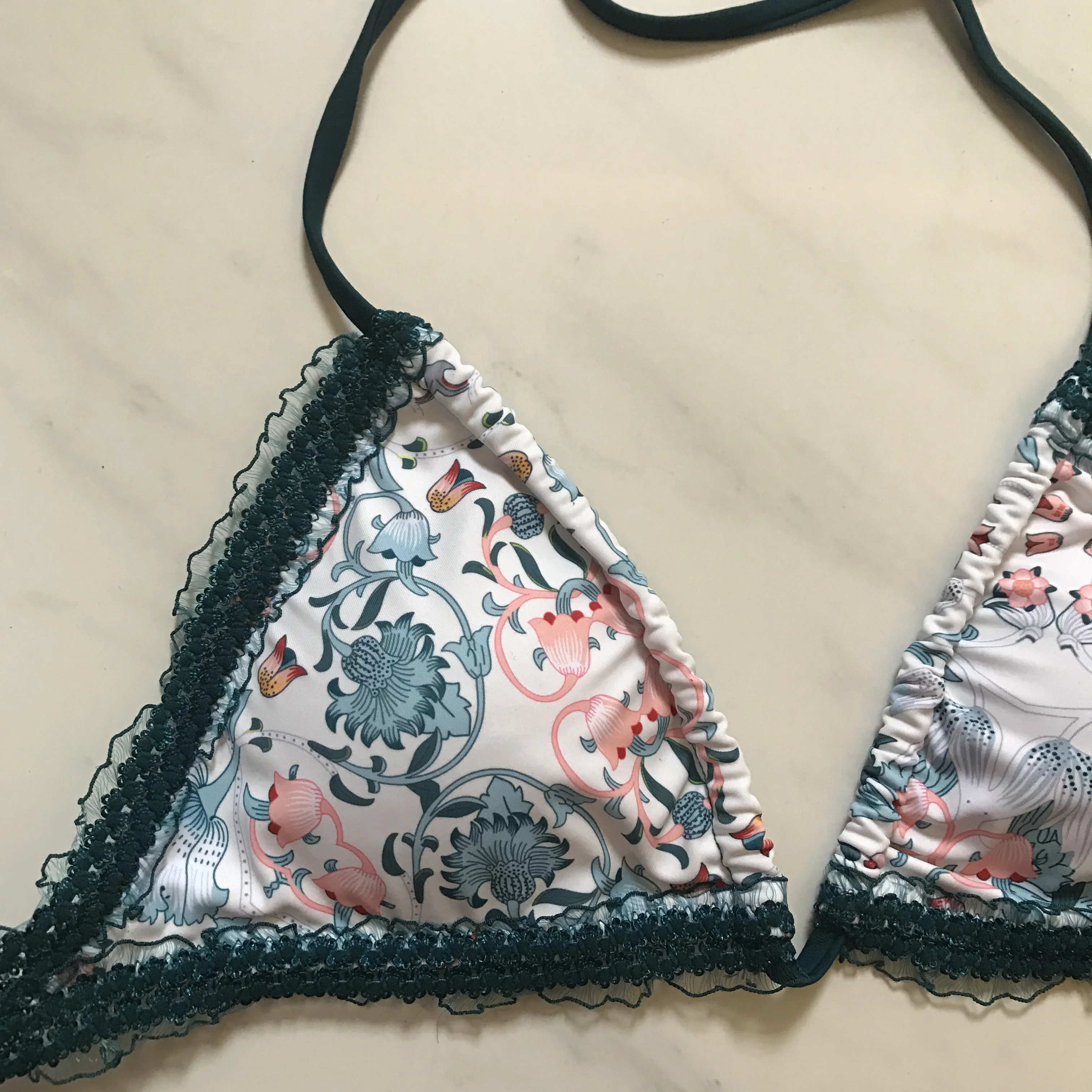 

Splice Lace Female Swimsuit Push Up Swimwear Women Biquinis Triangle Ruffled Bikinis 2020 Mujer Bathing Suit Summer Beach Wear