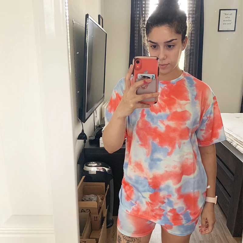 Базовая футболка IAMHOTTY с принтом тай-дай шорты комплект из двух предметов женская